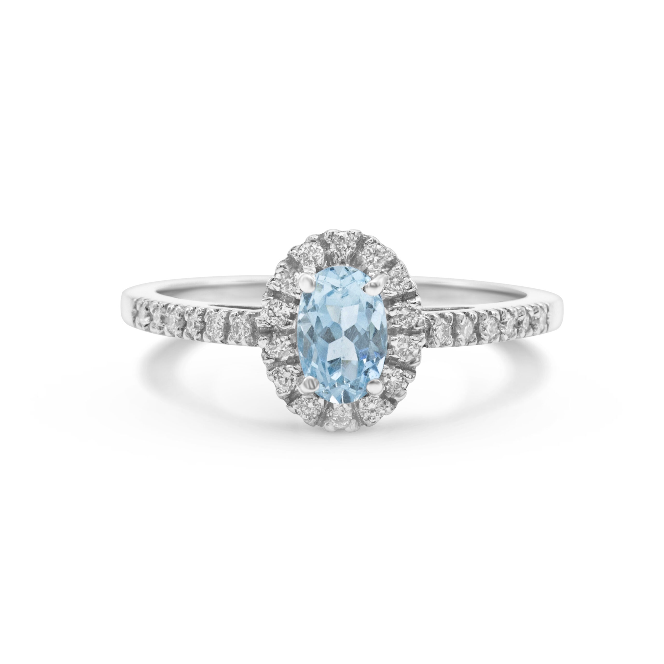 Anello con acquamarina ovale