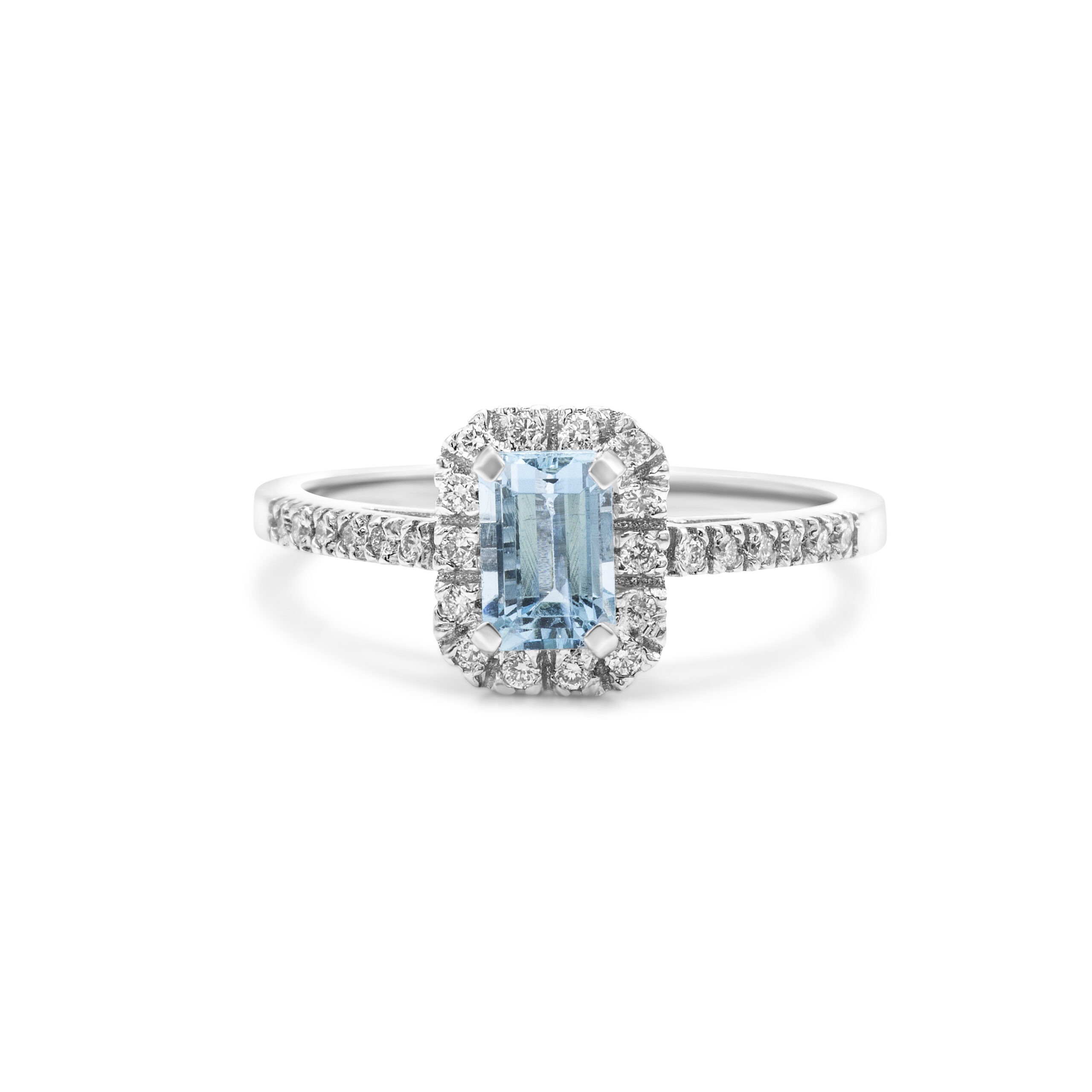 Anello con acquamarina rettangolare